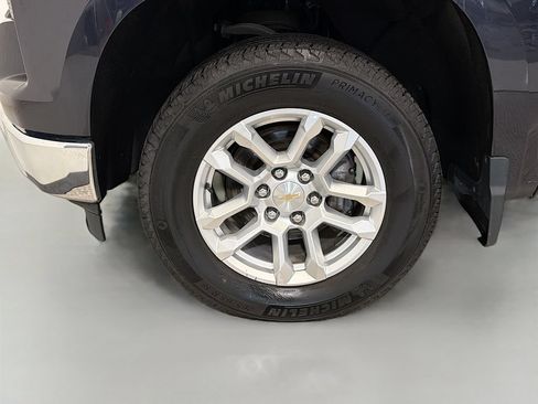 Used 2024 Chevrolet Silverado 1500 LT AWD/4WD image 31
