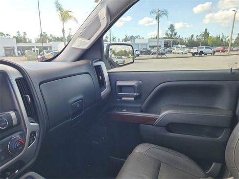 Used 2018 GMC Sierra 1500 SLT image 28