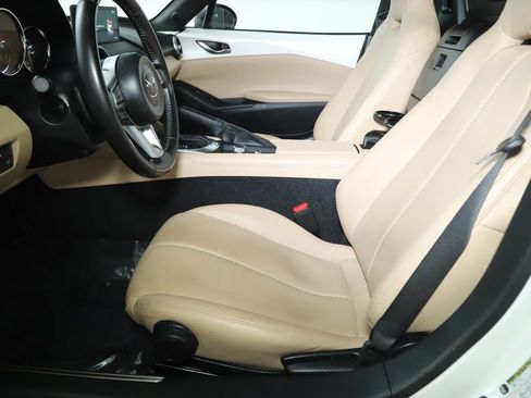 Used 2024 MAZDA MX-5 Miata Grand Touring RWD image 16