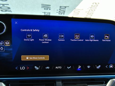 Used 2025 Chevrolet Equinox EV LT FWD image 31