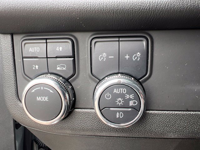 Used 2025 GMC Yukon XL Denali AWD/4WD image 22