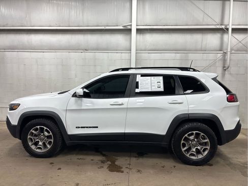 Used 2020 Jeep Cherokee Latitude w/ Quick Order Package 26F North image 5