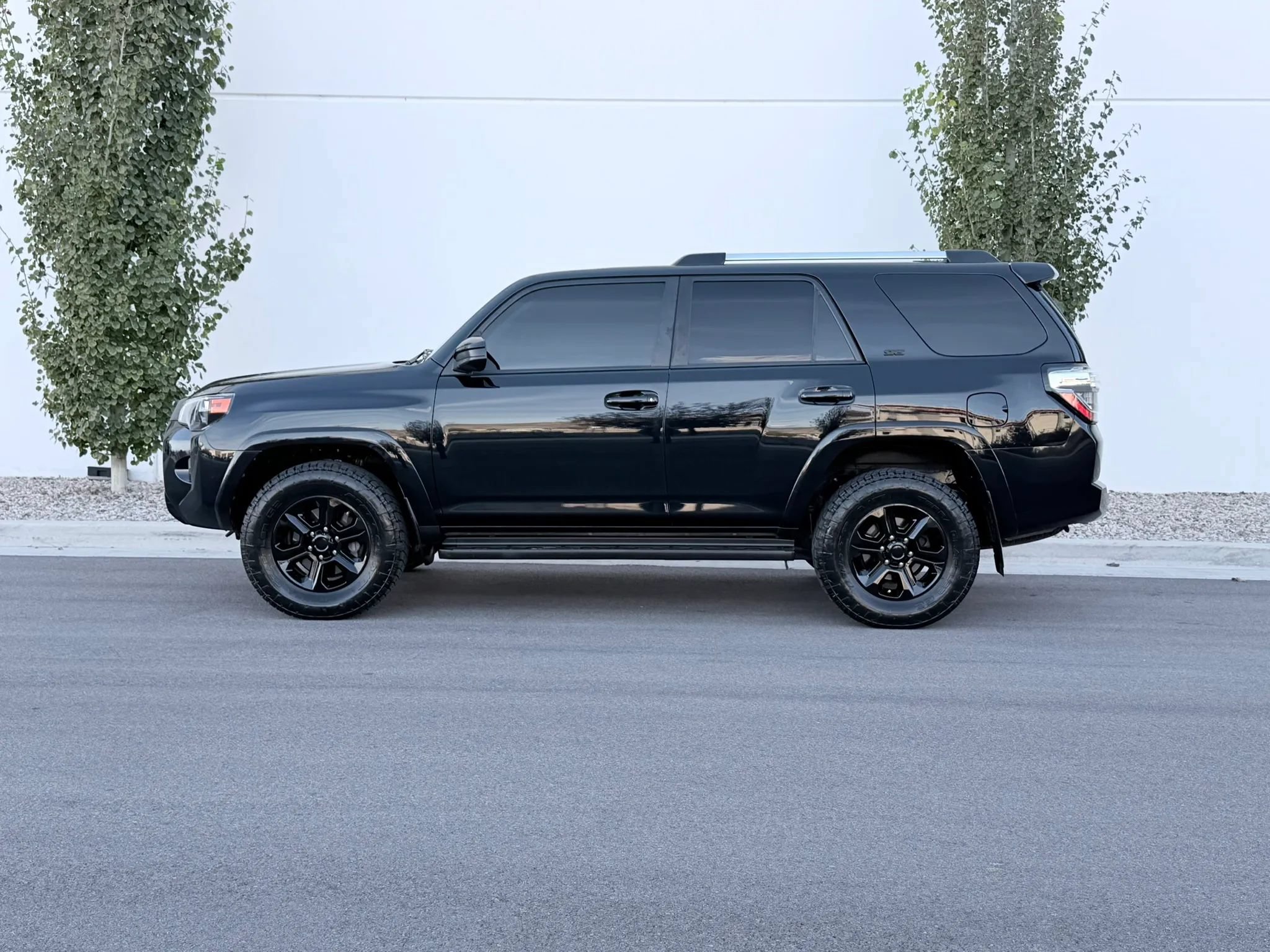 Used 2021 Toyota 4Runner SR5 AWD/4WD image 9