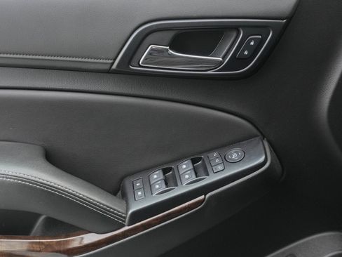 Used 2019 Chevrolet Tahoe LT image 16