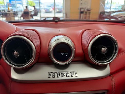Used 2015 Ferrari California T RWD image 15