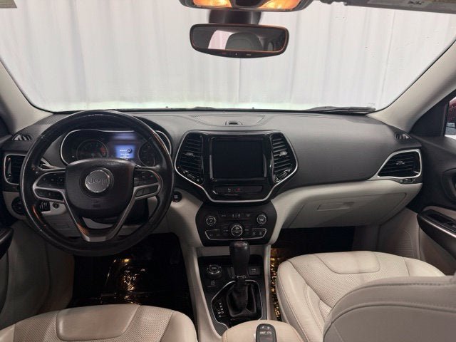 Used 2019 Jeep Cherokee Limited AWD/4WD image 4