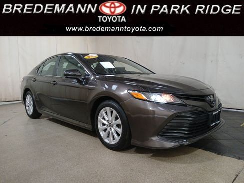 Used 2018 Toyota Camry LE FWD image 1