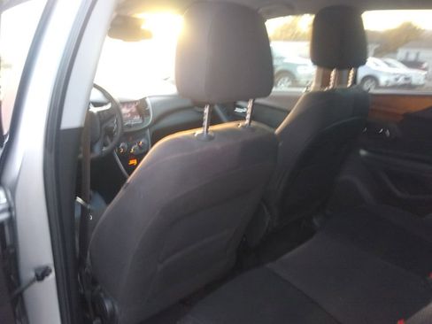 Used 2018 Chevrolet Trax LS image 21