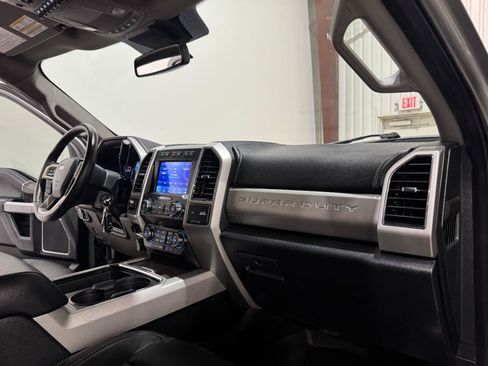 Used 2020 Ford F350 Lariat w/ Lariat Value Package AWD/4WD image 11