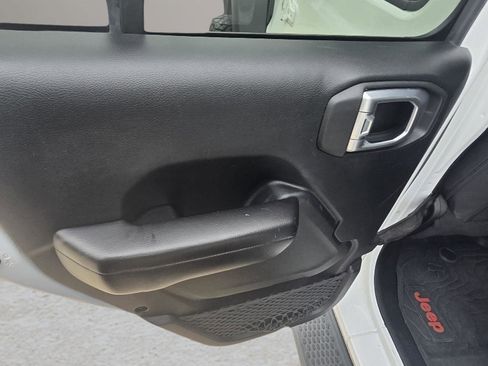 Used 2019 Jeep Wrangler Unlimited Sport S AWD/4WD image 31