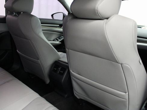 Used 2018 Honda Accord Touring image 23