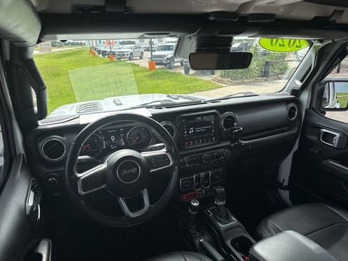 Used 2020 Jeep Gladiator Rubicon AWD/4WD image 9