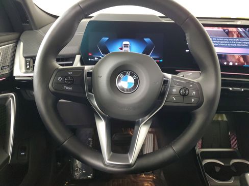 Certified 2025 BMW X2 xDrive28i w/ Premium Package image 12