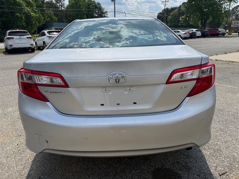 Used 2012 Toyota Camry LE FWD image 4