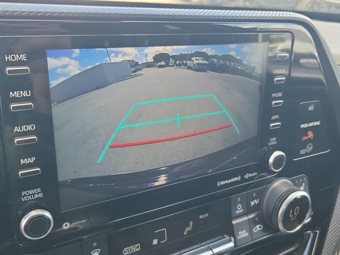 Used 2021 Toyota Highlander XSE FWD image 10