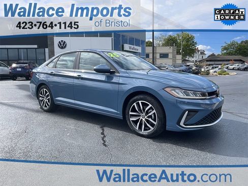 Certified 2025 Volkswagen Jetta SE image 1