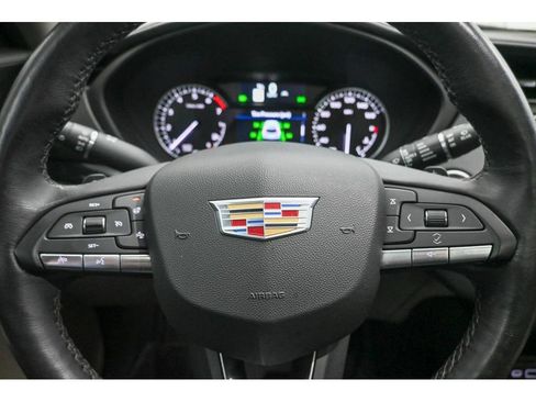 Used 2023 Cadillac XT4 Premium Luxury image 36