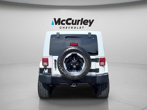 Used 2014 Jeep Wrangler Unlimited Sahara w/ Dual Top Group AWD/4WD image 6