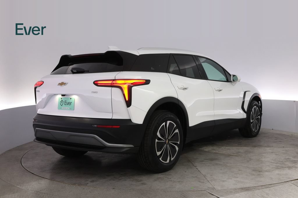 Used 2024 Chevrolet Blazer EV LT AWD/4WD image 3
