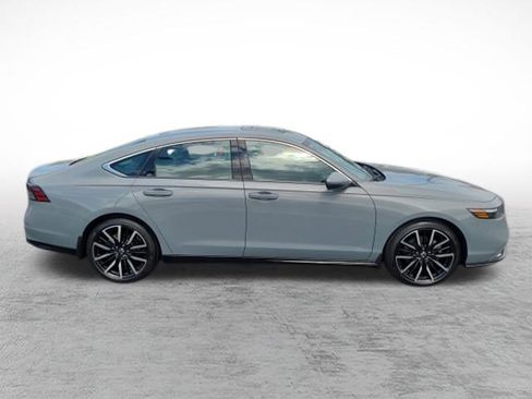 Used 2023 Honda Accord Touring image 5