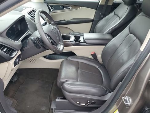 Used 2019 Lincoln Nautilus Reserve FWD image 5