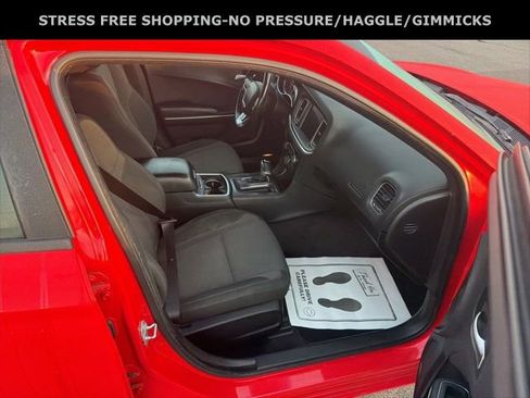Used 2017 Dodge Charger SXT image 32