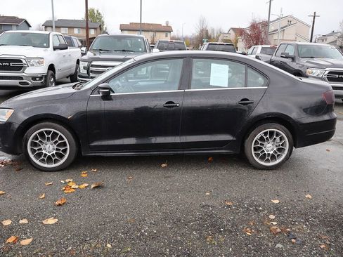 Used 2013 Volkswagen Jetta SE image 2