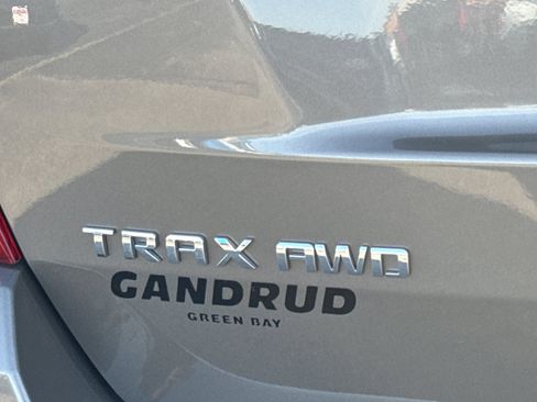 Certified 2022 Chevrolet Trax LT w/ LT Convenience Package image 8