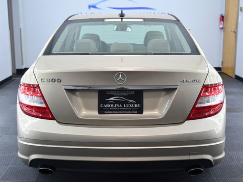 Used 2010 Mercedes-Benz C 300 Sport image 3