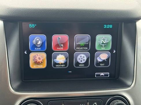 Used 2018 Chevrolet Suburban Premier AWD/4WD image 3