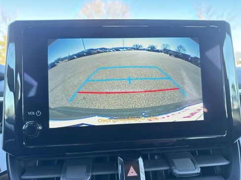 Used 2025 Toyota Corolla LE image 32