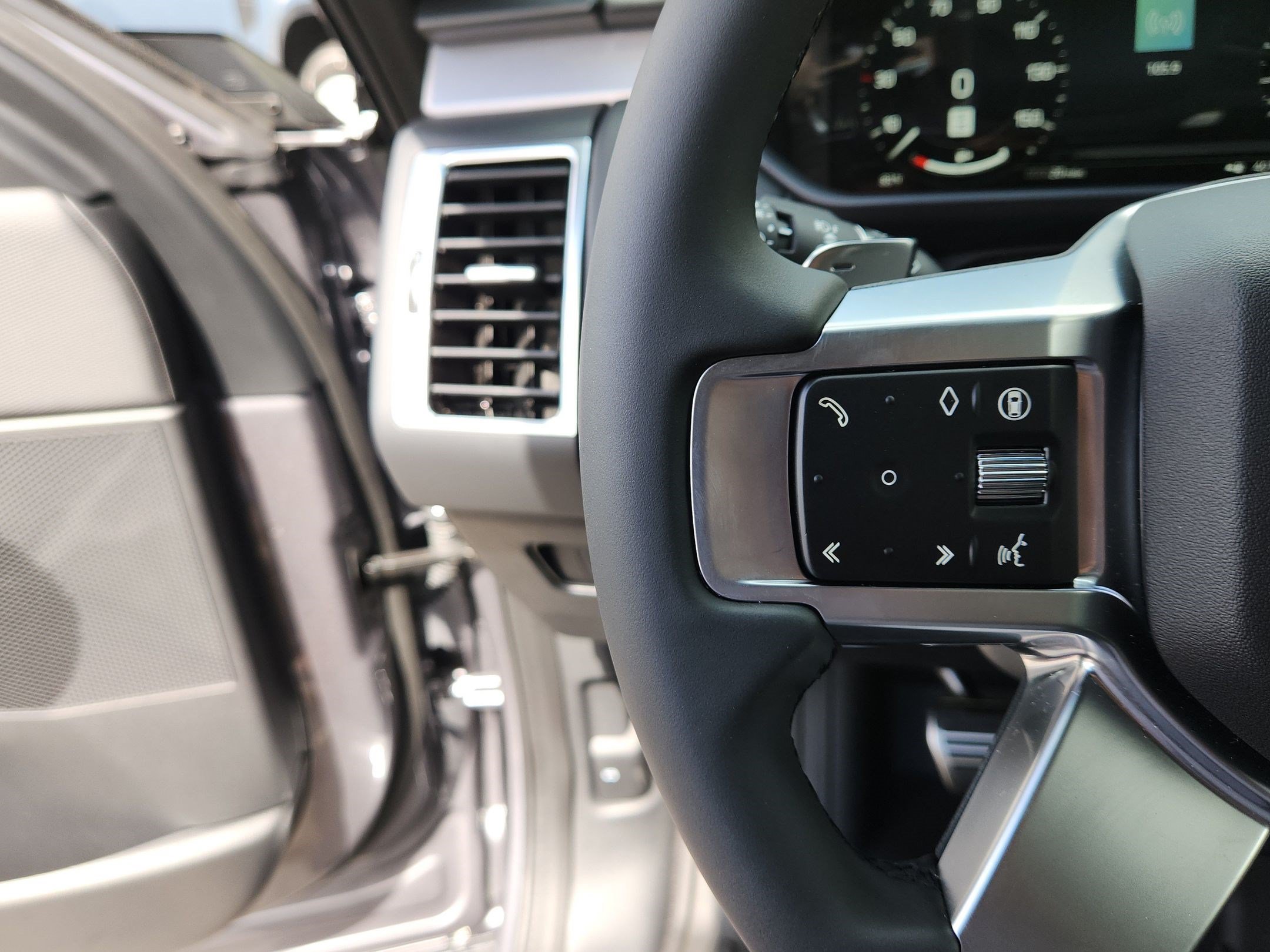 New 2026 Land Rover Discovery Dynamic SE AWD/4WD image 16