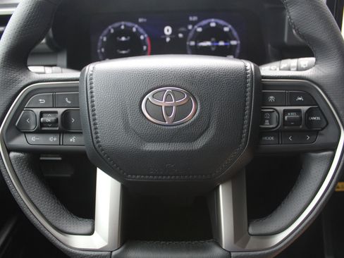 Used 2025 Toyota 4Runner Limited image 30