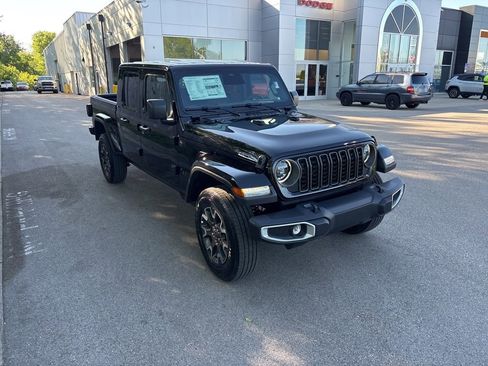 New 2026 Jeep Gladiator Sport AWD/4WD image 7