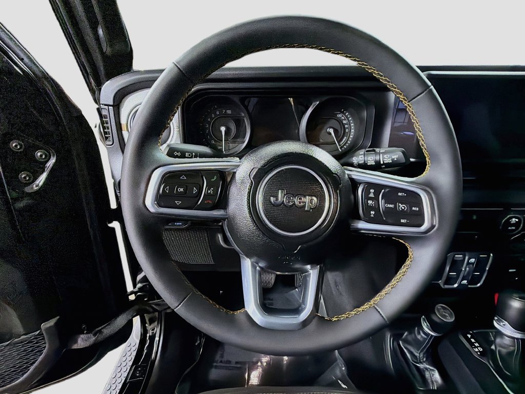 Used 2024 Jeep Wrangler Unlimited Sahara AWD/4WD image 13