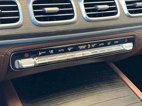 Used 2024 Mercedes-Benz GLE 350 4MATIC image 30