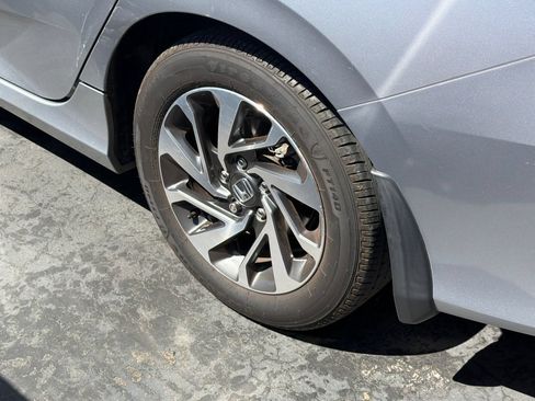 Used 2016 Honda Civic EX image 4