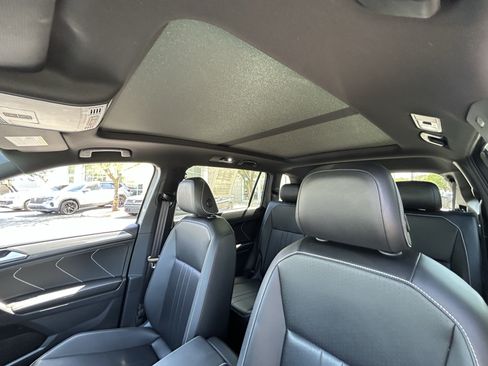 Used 2024 Volkswagen Tiguan SE R-Line FWD image 21