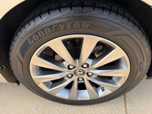 Used 2016 Toyota Camry XLE FWD image 24