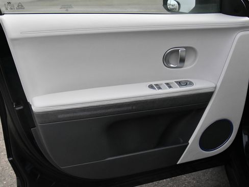 Used 2022 Hyundai Ioniq 5 SEL image 14