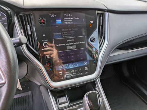 Used 2022 Subaru Outback Premium image 11