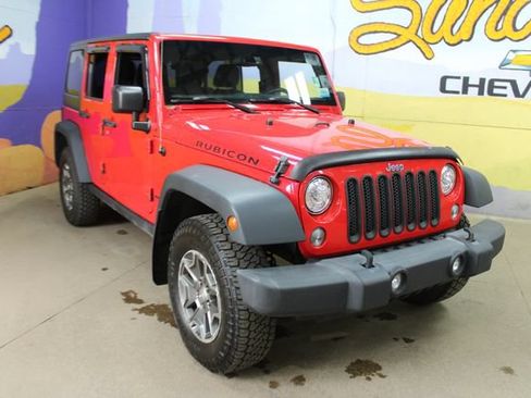 Used 2017 Jeep Wrangler Unlimited Rubicon w/ Cold Weather Group AWD/4WD image 2