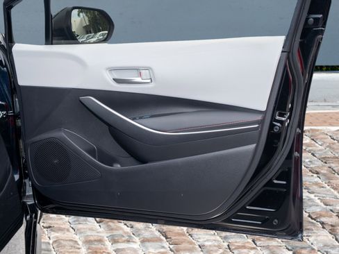 Used 2025 Toyota Corolla SE w/ SE Premium Package image 12