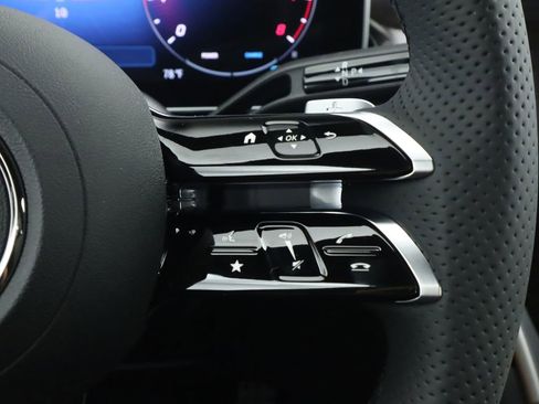 Used 2026 Mercedes-Benz GLC 300 4MATIC image 13