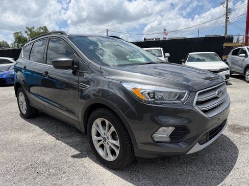 Used 2018 Ford Escape SEL FWD image 3
