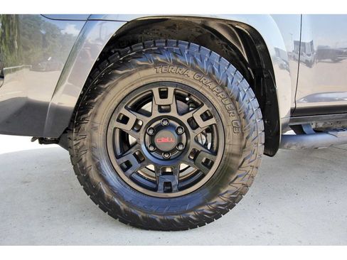 Used 2023 Toyota 4Runner SR5 Premium w/ Moonroof Package RWD image 30