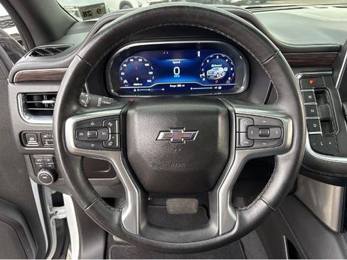 Used 2023 Chevrolet Tahoe Z71 w/ Luxury Package AWD/4WD image 19