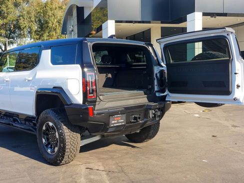 Used 2025 GMC Hummer EV 2X w/ Extreme Off-Road Package image 16