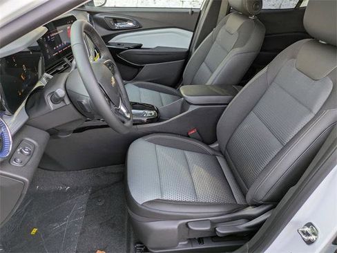 New 2026 Chevrolet Trax LT w/ Driver Confidence Package image 11