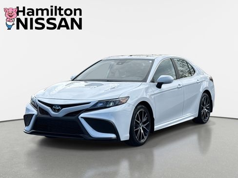 Used 2024 Toyota Camry SE image 5